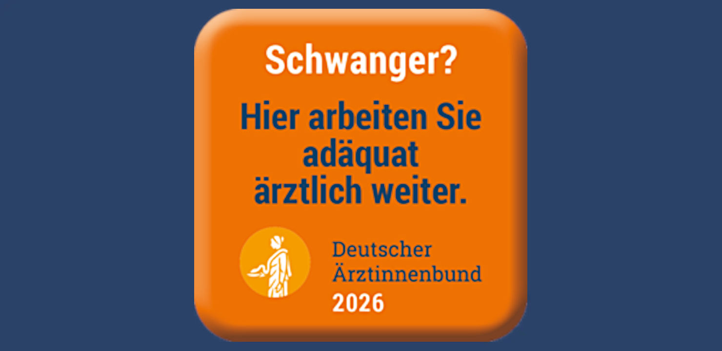 Mutterschaftssiegel 2026 Oranger Button mit der Aufschrift: "Schwanger? Hier arbeiten Sie adäquat ärztlich weiter"
